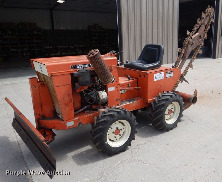 1970 Ditch Witch J20  trencher - DG5984