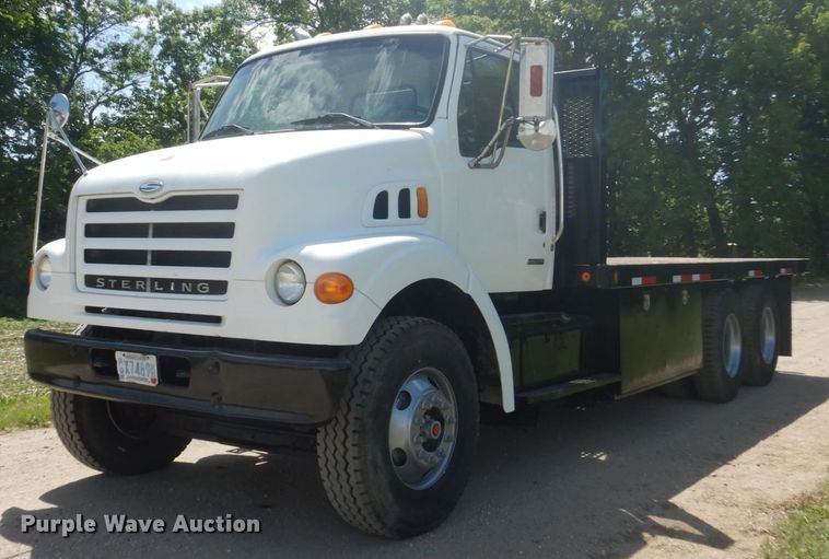 2002 Sterling L-Line  flatbed truck - FX9196