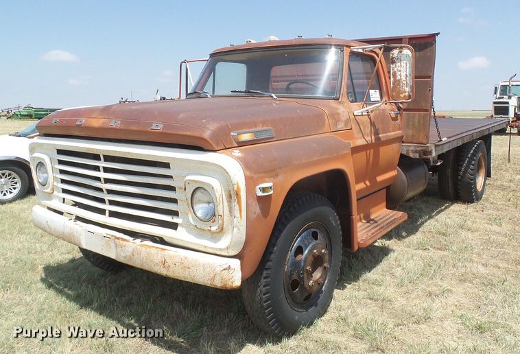 1971 Ford 600  dump flatbed truck - DD0468