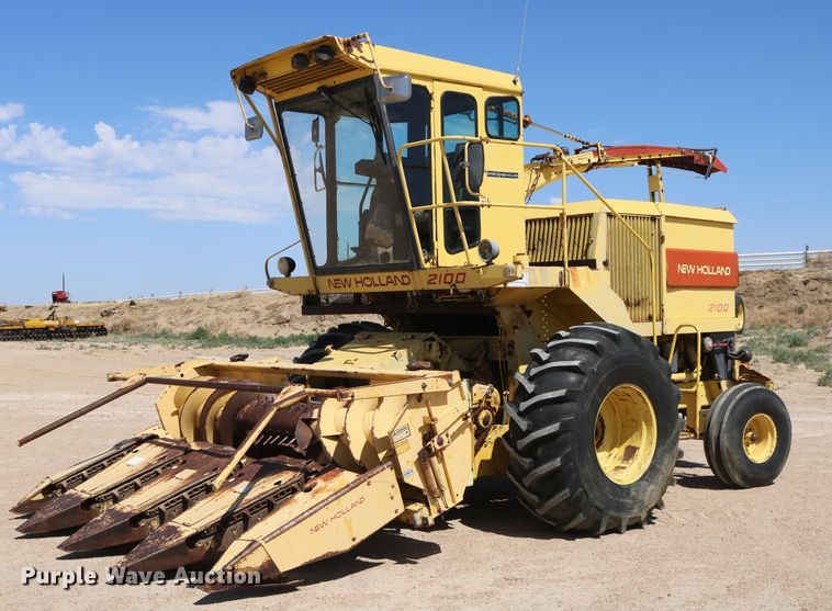 1981 New Holland 2100 forage harvester - DD5394