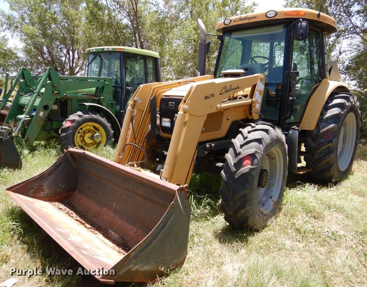 2004 Challenger MT465B  MFWD tractor - HV9232