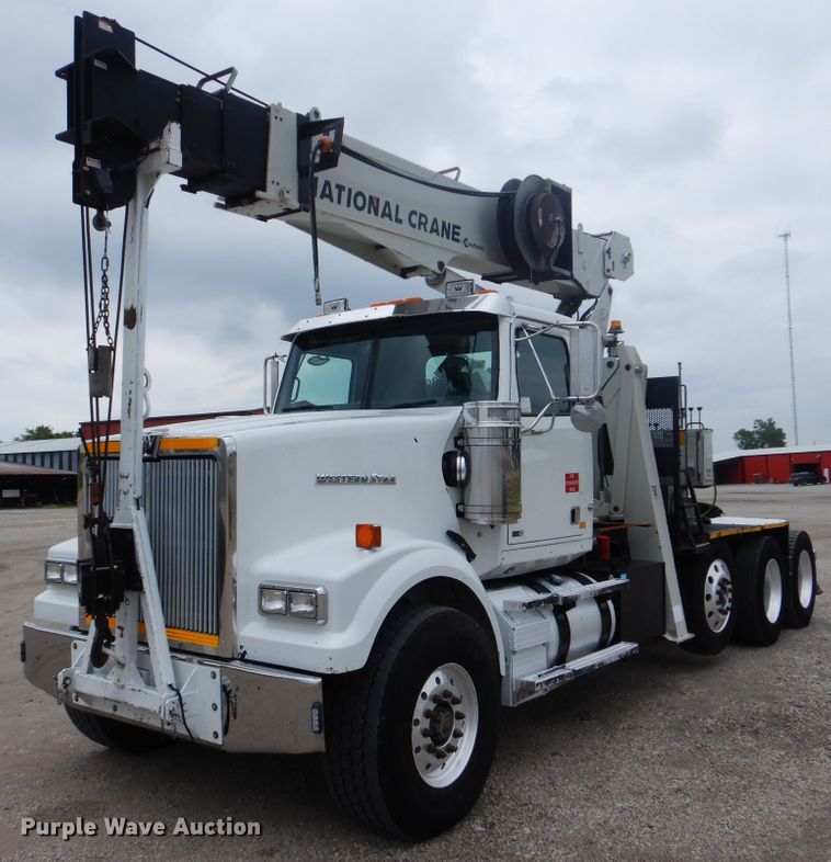 2011 Western Star 4900FA  crane truck - GM9063