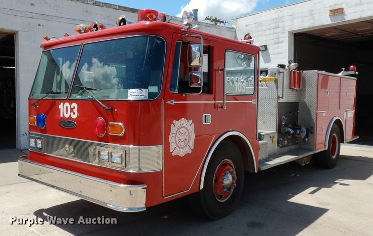 1981 Oshkosh Pierce Arrow E1055  pumper fire truck - DF4236