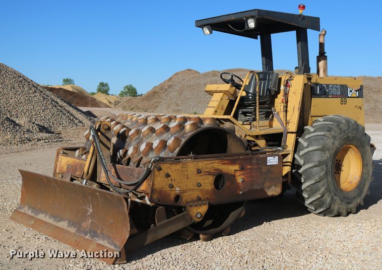 Caterpillar CP-563  vibratory single drum roller compactor - DD6117