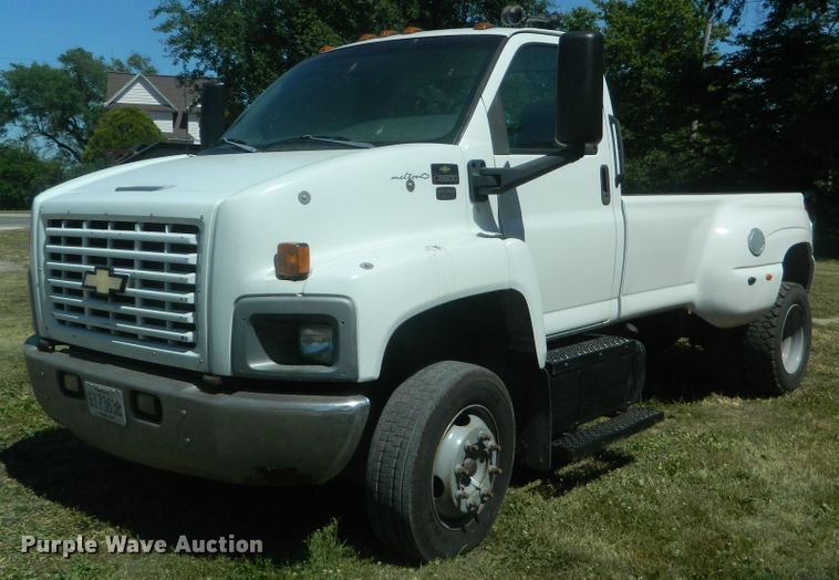 2003 Chevrolet C6500  truck - EH9469
