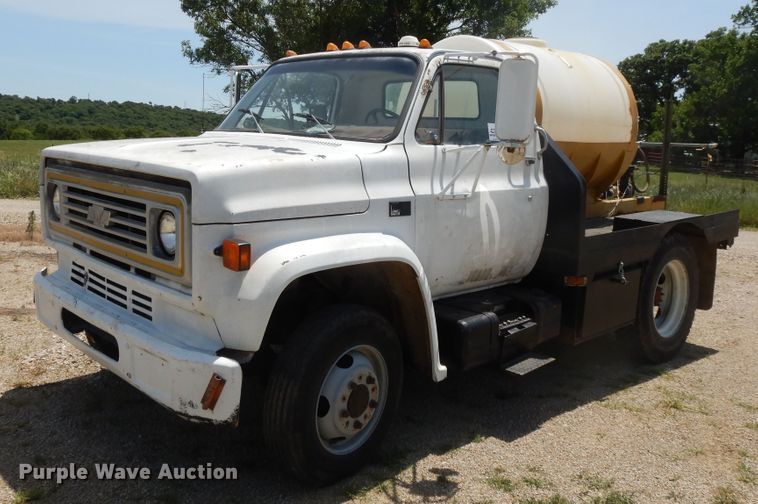 1986 Chevrolet C70 applicator truck - DG7993