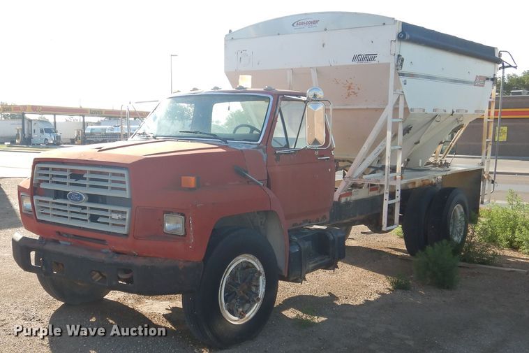 1990 Ford F70  fertilizer delivery truck - HO9015