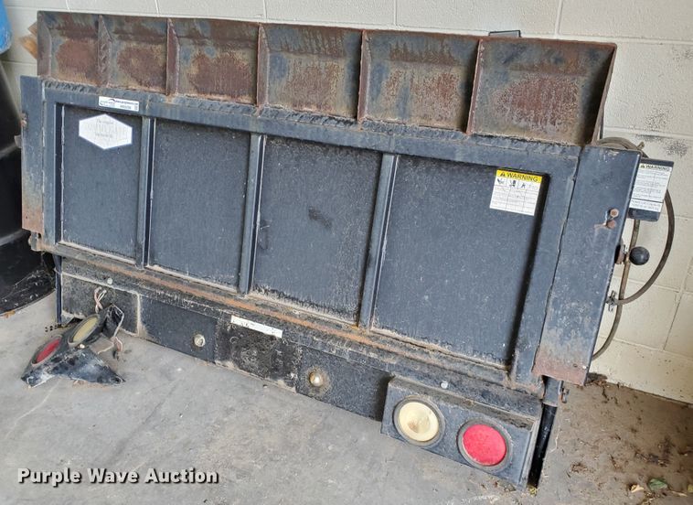 Tommy Gate 64P Series 1000 end gate lift - HK9209