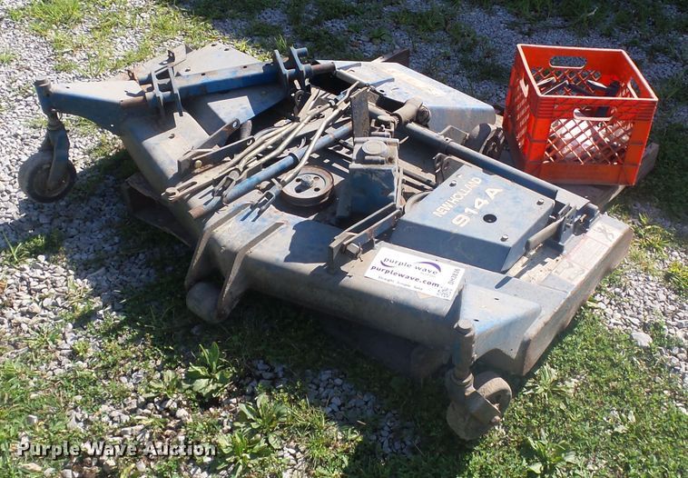 New Holland 914A mid-mount mower deck - DH3836