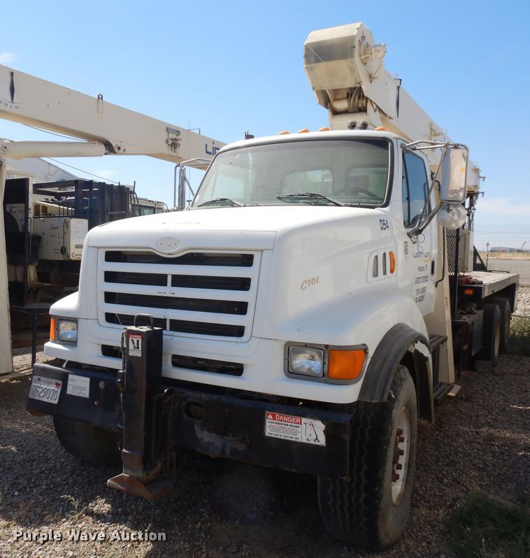 1998 Ford LS9000  crane truck - HA9334