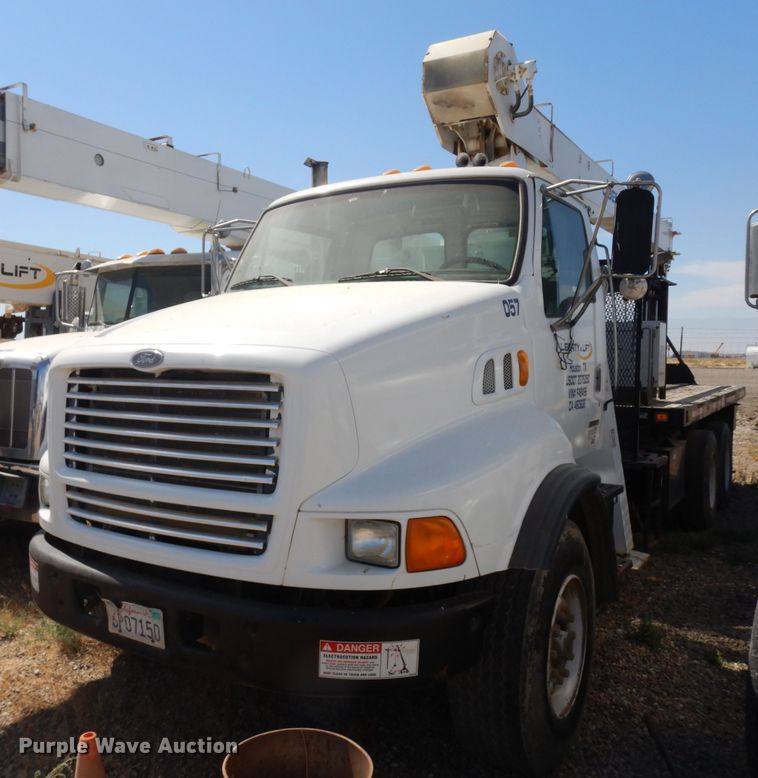 2000 Sterling L-Line  crane truck - HA9336