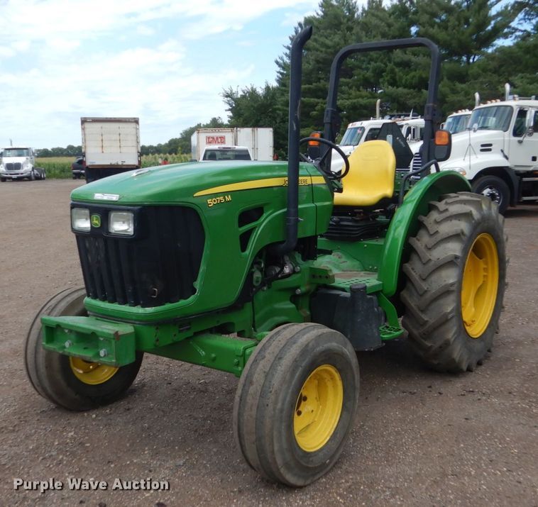 2014 John Deere 5075M  tractor - FK9384