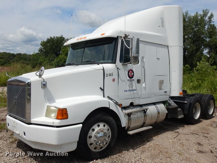 1996 Volvo WIA  semi truck - HA9366