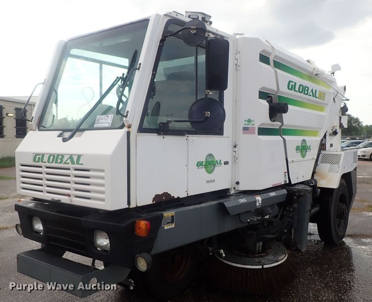 2015 Global M3  street sweeper - DI4568