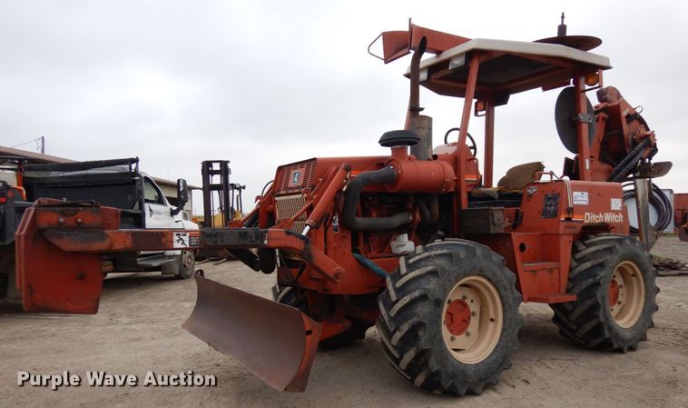 1999 Ditch Witch 8020T  vibratory cable plow - DH6559