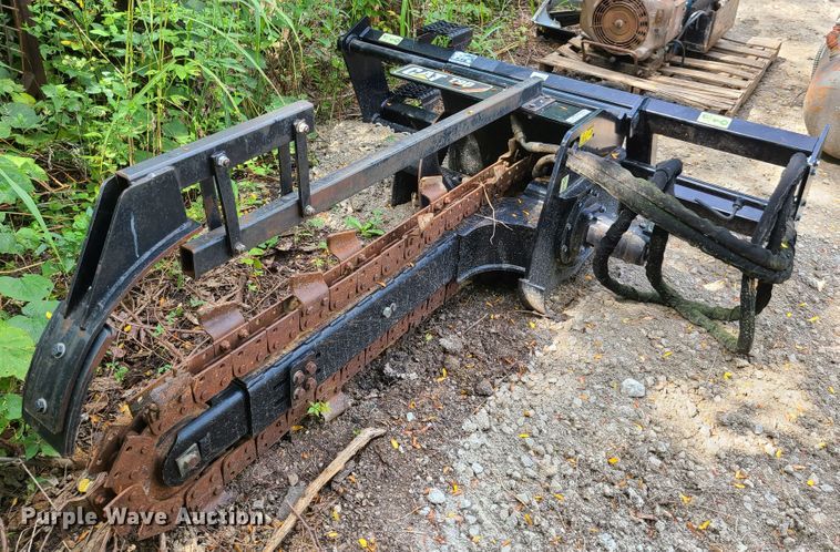 Caterpillar T9B skid steer trencher - EZ9153