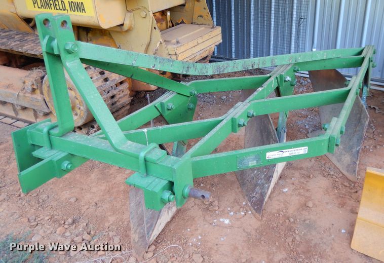 Long 8016 three bottom plow - HR9546