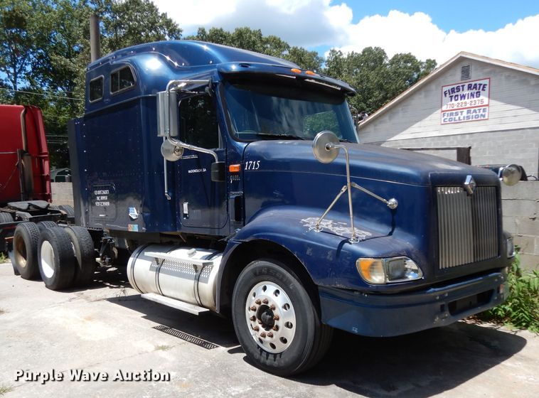 2007 International 9400i  semi truck - DG6875