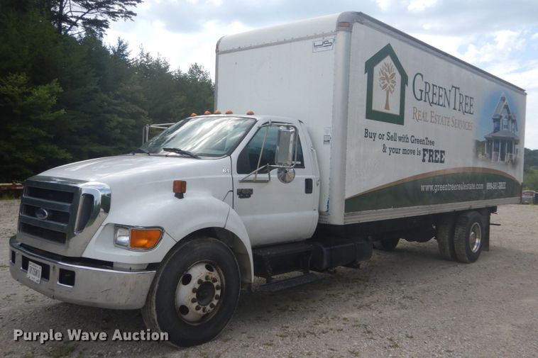 2004 Ford F650 Super Duty XLT  box truck - GR9718