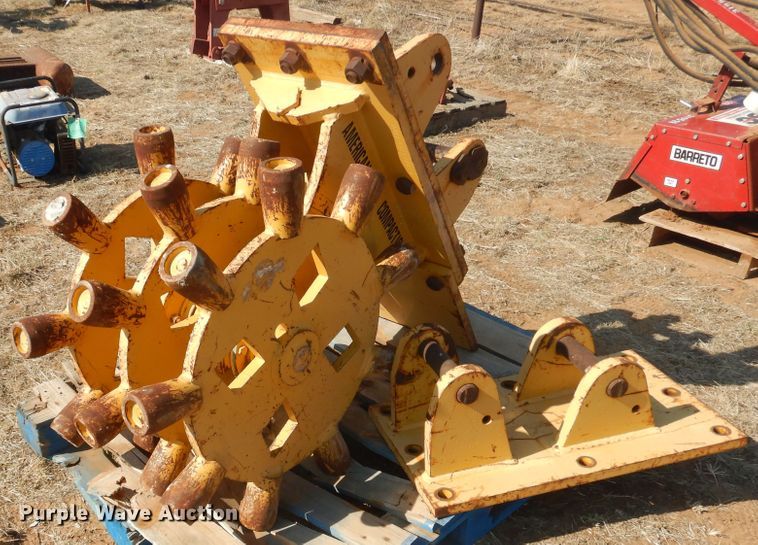 American Compaction excavator wheel - HO9066