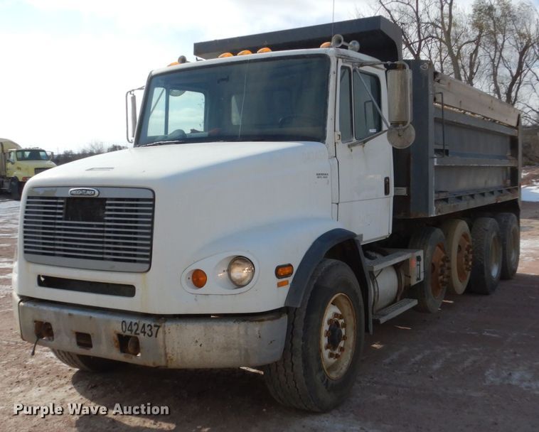 2002 Freightliner FL112 dump truck - EC9161