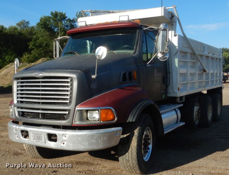 1999 Sterling LT9513  dump truck - FT9005
