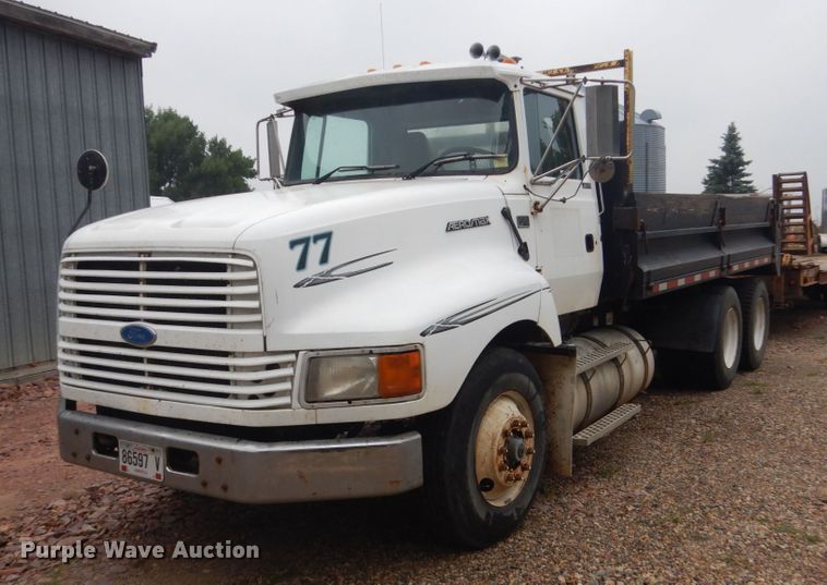 1993 Ford LTL9000  dump truck - FT9039