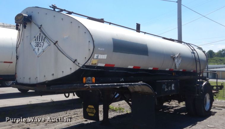 1971 Etnyre BT-RA oil tank trailer - GR9728