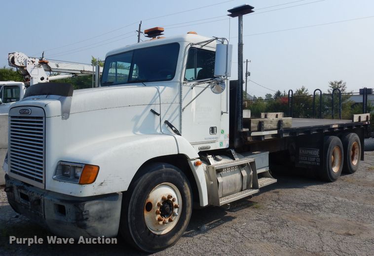 1999 Freightliner FLD  flatbed truck - HA9444