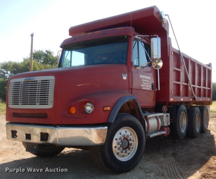 1999 Freightliner FL112  dump truck - HB9439