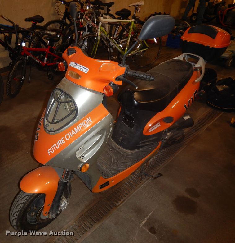 2012 Tao Tao moped - HV9838