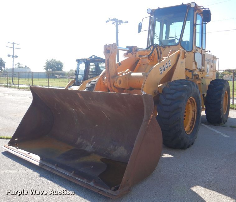 1989 John Deere 544E  wheel loader - HY9494
