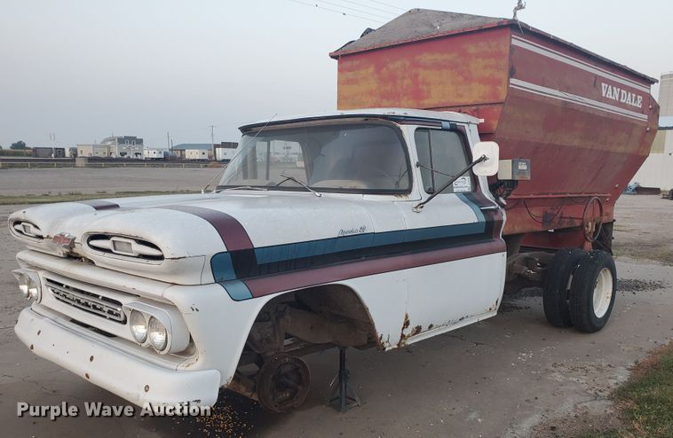 1961 Chevrolet Apache 30  feed mixer truck - DF5696