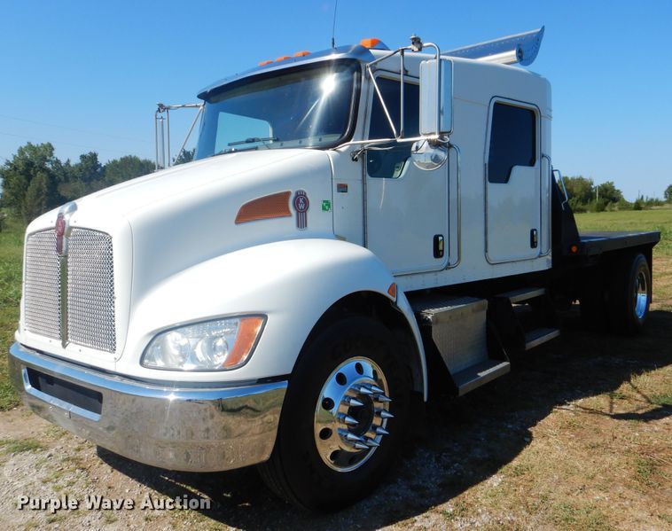 2012 Kenworth T370  flatbed truck - GM9146