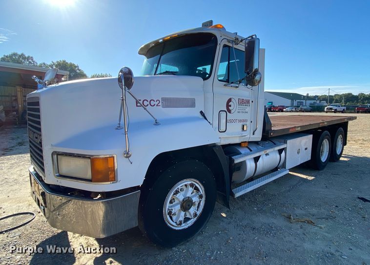 1994 Mack CH613  flatbed truck - HA9593