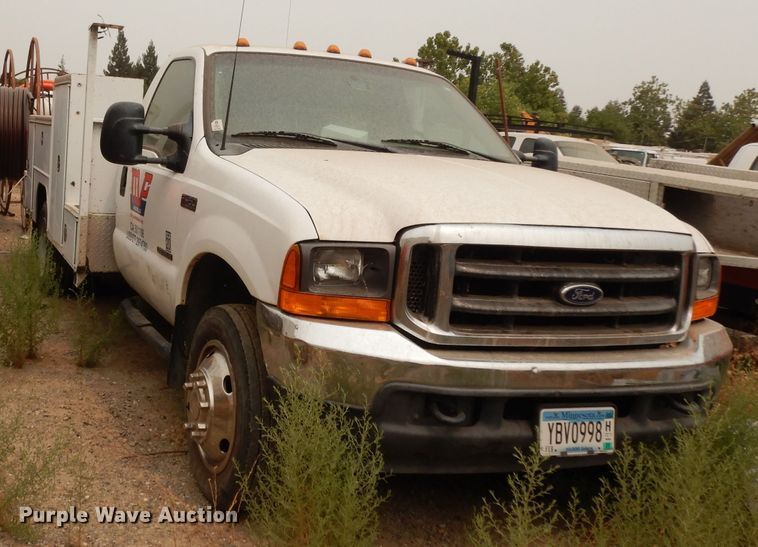 2001 Ford F450 Super Duty  utility truck - DJ6515
