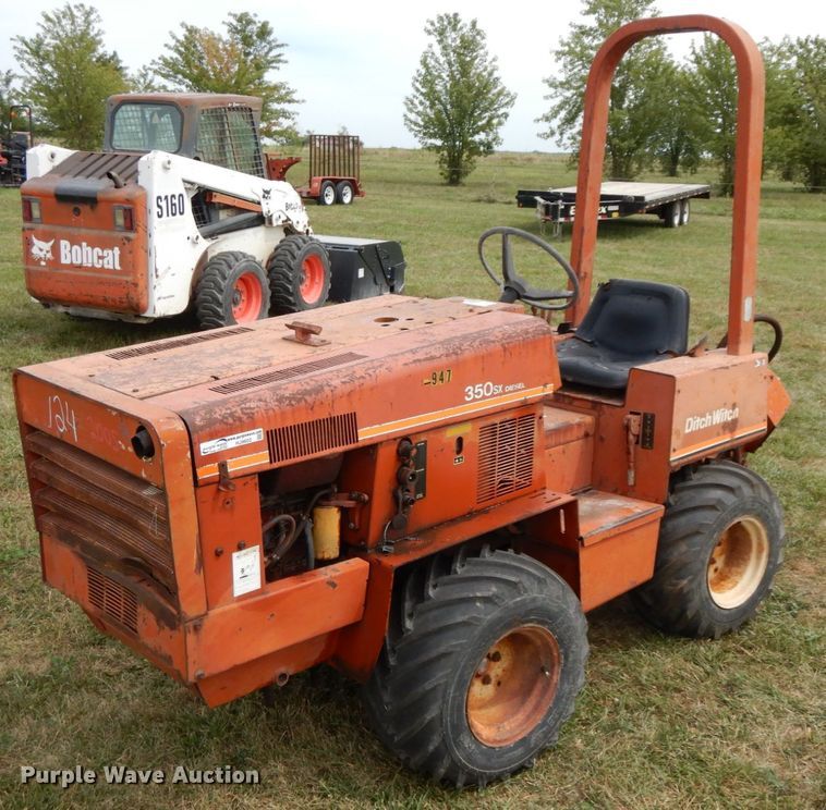Ditch Witch 350SX  cable plow - HJ9602