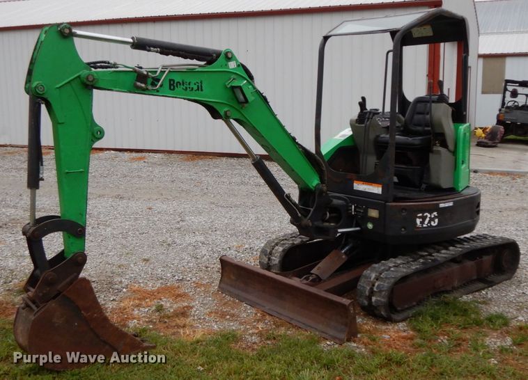 2013 Bobcat E26  mini excavator - HJ9627