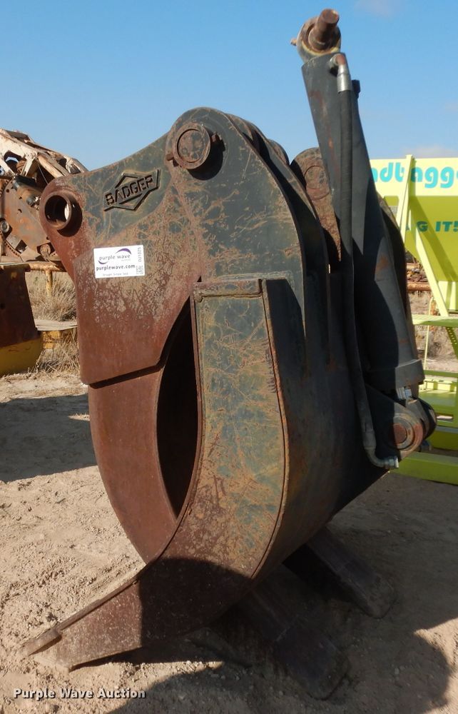 Badger 62"W grapple bucket - DJ1025