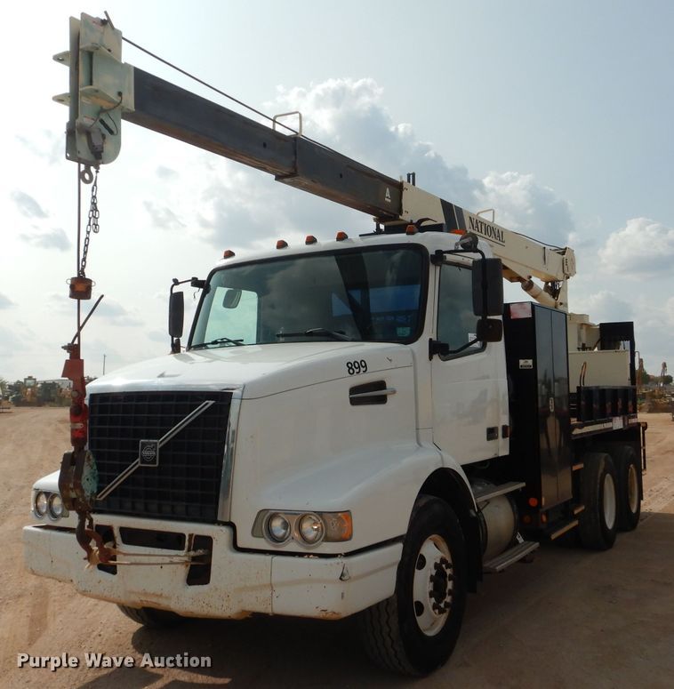 2002 Volvo VHD  crane truck - DJ8767