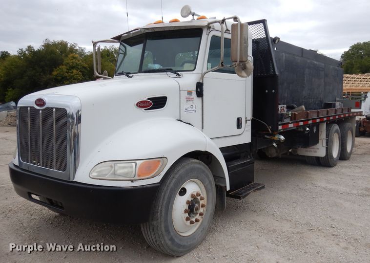2006 Peterbilt 335  flatbed truck - DJ6806