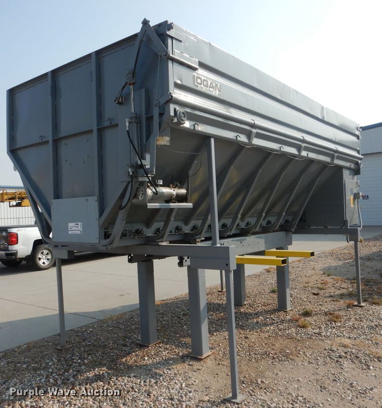 Logan I2608 hopper - DG4582