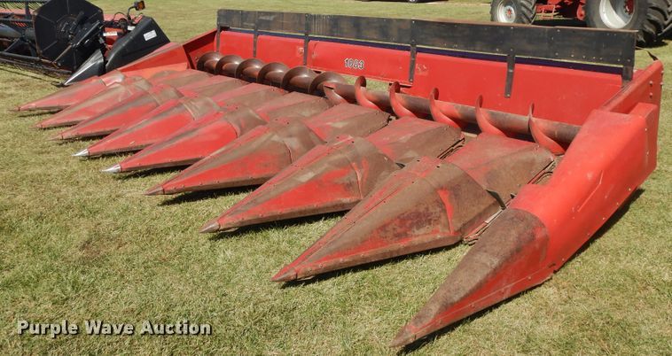 Case 1083 corn head - DH0162