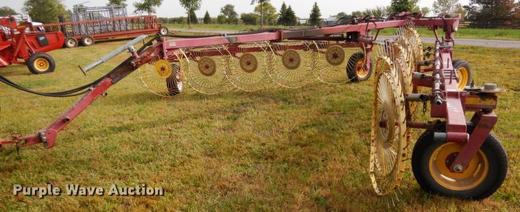 New Holland HT152 hay rake - DH6623
