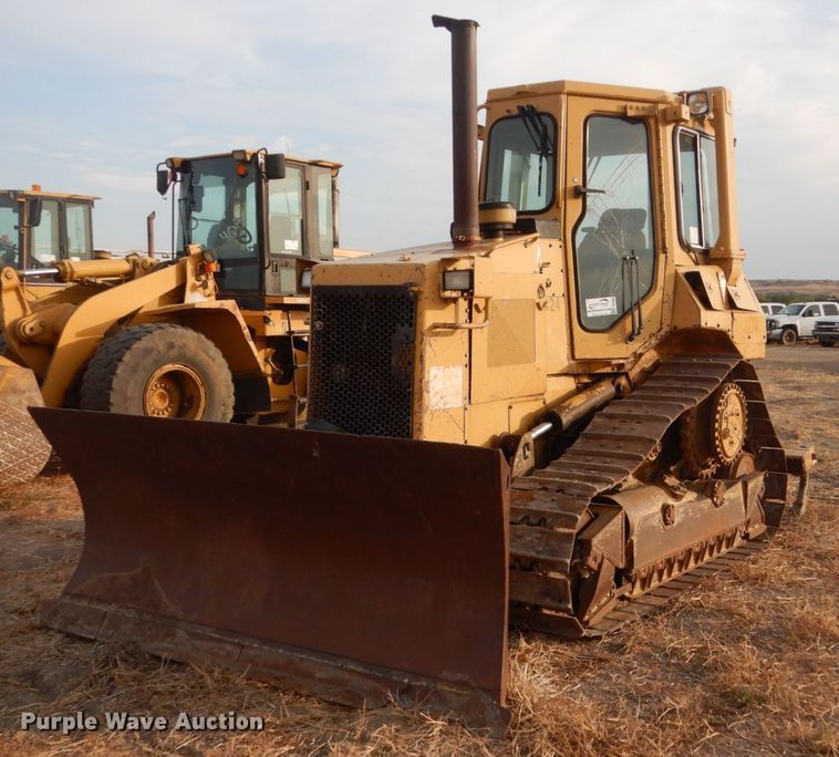 1990 Caterpillar D4H  dozer - DC8888