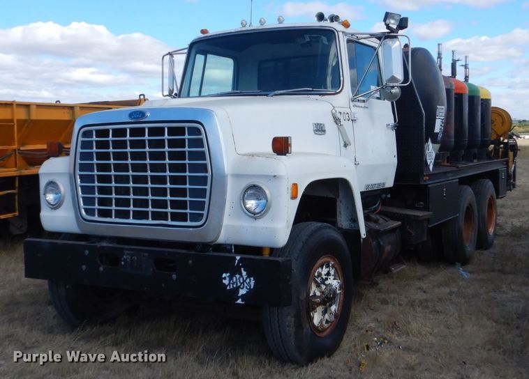 1979 Ford 9000  fuel truck - DC8914