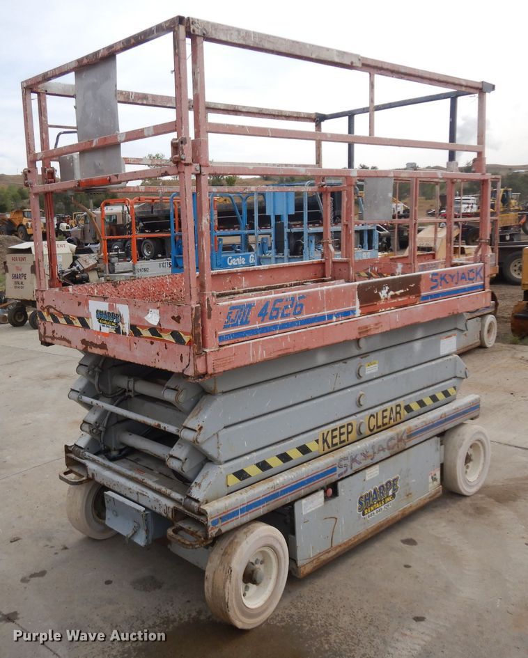 1999 Skyjack 4626  scissor lift - HV9799