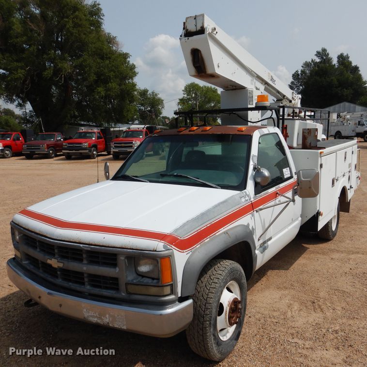1995 Chevrolet C3500  bucket truck - DD0345