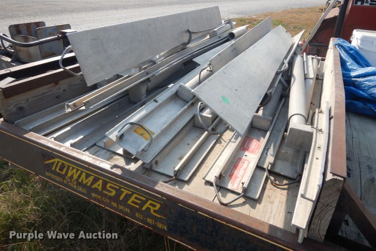 Approximately 11 Speed Shore concrete shoring jacks - HN9383