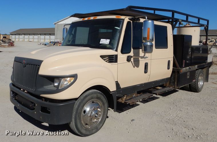 2013 International TerraStar  Crew Cab flatbed truck - DI8331